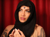 camwhore masturbating with vibrator LuciaLyone