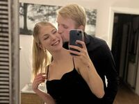 couplecam BrittAndArchie