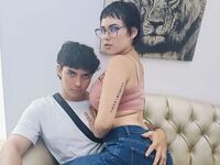 naked cam chatroom LunnaAndLiamn
