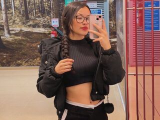 camslut masturbating AkiraFlorez