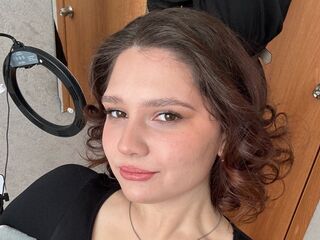 cam girl playing with vibrator AlettiKolini