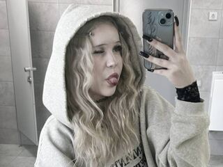 naked cam chat AlicaUwu