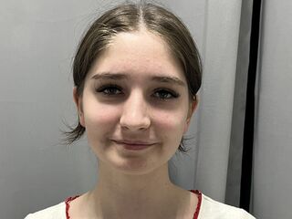 topless webcamgirl AlisaGlem