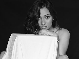 nude cam girl photo AmyZuri