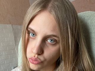 naughty camgirl fingering shaved pussy AyannaOverturf