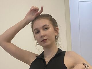 camgirl masturbating with dildo BarberaCachero