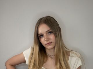naked girl with webcam fingering pussy CandiMalott