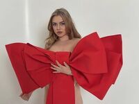 camgirl showing tits ChloeBlueberry