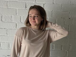 free adult cam ChristiaBenoy