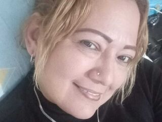 naked cam girl masturbating with dildo ClauDaniels