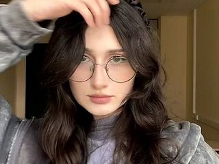 hot cam girl masturbating with sextoy DianneBrowie