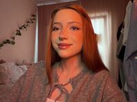 girl shaving pussy DianniLinell