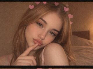 masturbating camgirl ElaraWinslow