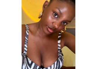 naked girl with webcam masturbating EleanorVee