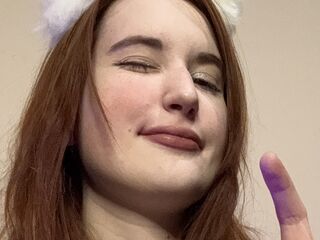 naughty camgirl fingering pussy EvaBorn