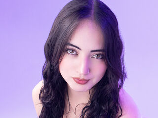 topless webcam girl GabbieCarter