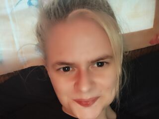 closeup webcam HotMakayla