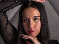 live webcam performer IrysMontiel