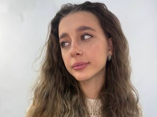 camwhore fingering pussy KamiZinni