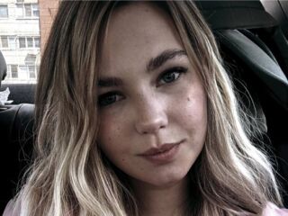 beautiful cam girl KandyWeiss