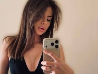 naked girl with webcam masturbating with vibrator KatrinGrant