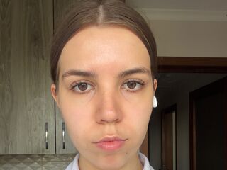masturbating cam girl KeiraWilby