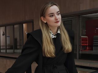 camgirl fingering bald pussy LamonicaBottiggi