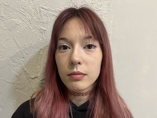 naked camgirl fingering pussy LaraWils