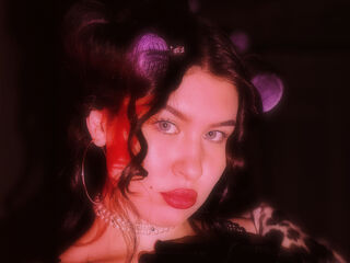 naked webcamgirl video LarondaSuitt