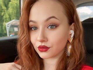 topless girl LatiaEld