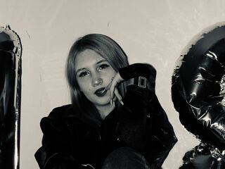 webcam babe chat room LatishaWolfenden