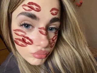 sexy webcam girl LatoyaMaccarino