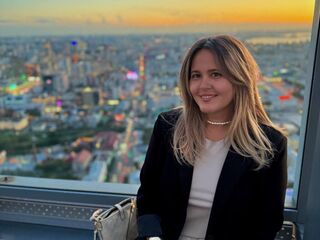 naked camgirl picture LilyBel