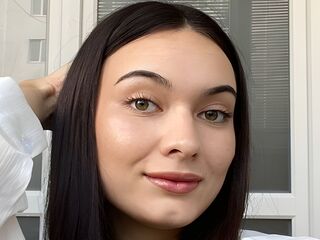 camgirl fingering shaved pussy LinaVelvet