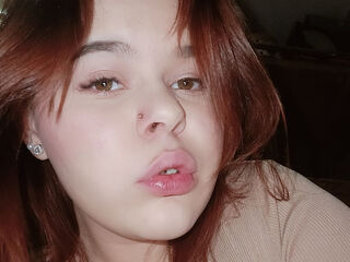 cam girl showing tits LissaTerry