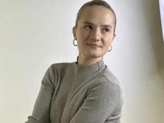 nude camgirl pic LorrianePytko