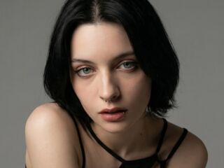 adult cam LuisaFinell