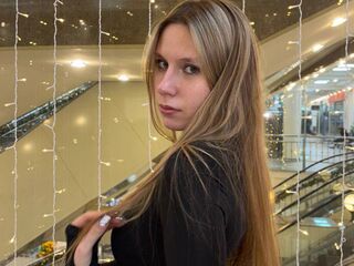 cam girl masturbating with vibrator LydaCentorino