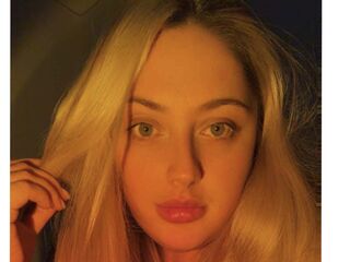 cam girl playing with sextoy MarieBuck