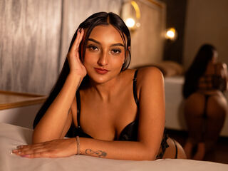 camgirl playing with vibrator MelodyBetancourt