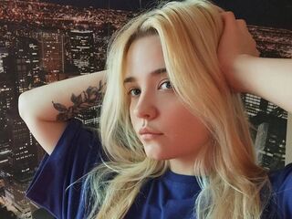 adult liveshow MonnieMoniz