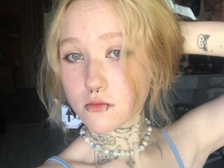camwhore shaving pussy MoriahEverly