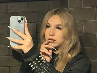 naughty cam girl fingering shaved pussy NanciCamberos