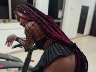 hot cam girl fingering shaved pussy NayaVella