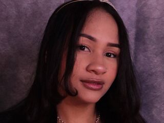 cam girl fingering pussy NicolleMari