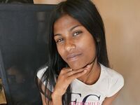 naked camgirl masturbating with vibrator PreetaAroraa