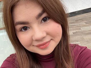 naughty cam girl fingering shaved pussy RosaAmour