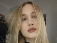 naked girl with cam SadieTandon