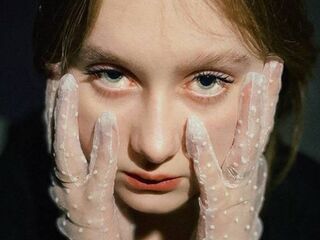 camgirl playing with dildo SheryKozlowski