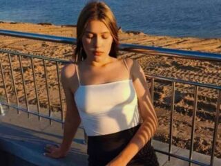 webcam chat SuziBarringer